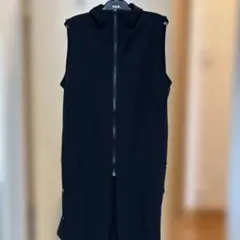 ブラックベスト♪ジレ♪裾に飾りボタン♪ベージュの切り替え♪