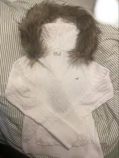 新品 Hollister フード付きケーブル編みセーター M ホワイト