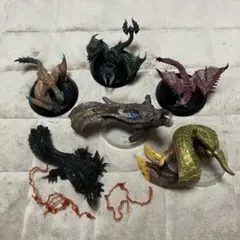 モンスターハンターフィギュアセット現状品、ジャンク品扱い！支え棒欠品、折れ有り