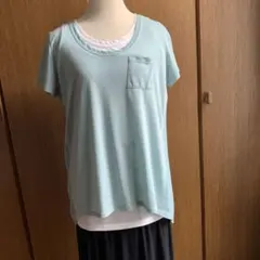 Ｔシャツみたいに着られるブラウスのサムネイル