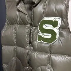 STUSSY リバーシブルダウンベスト 刺繍ロゴ付き