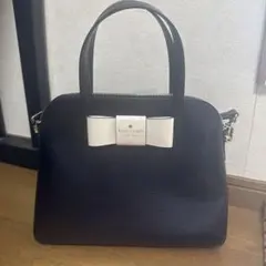 kate spade リボン付き黒ハンドバッグ