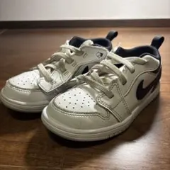 エアジョーダン スニーカー US 9C ホワイト/ブラック