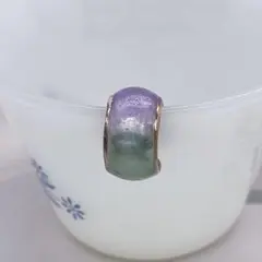 シンプルレジンイヤーカフ　グリーン&パープル　内径1.5cm