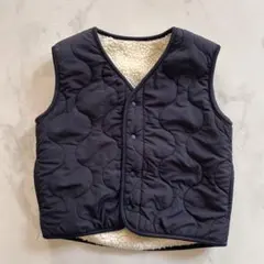 リバーシブル100サイズ　ベスト　紺色　白もこもこ