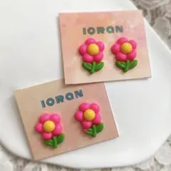 ピンクのお花✳︎ハンドメイドピアス✳︎イヤリング