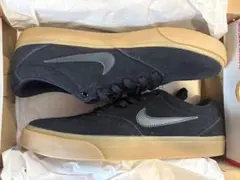 新品未使用　NIKE CHARGE SUEDE 28cm ブラック　送料込みのサムネイル