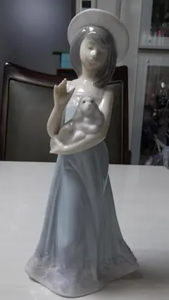 リヤドロ 帽子付花嫁介添人 5598 送料込み - メルカリ