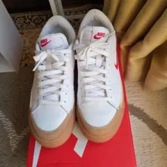 NIKE コートレガシーリフト