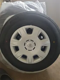 ハイエース純正☆新車外し☆送料込み☆ 15インチ ホイール タイヤ 4本セットのサムネイル