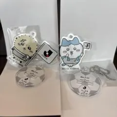 ちいかわ×Jリーグコラボのキーホルダーにもなるアクリルスタンド2個セット