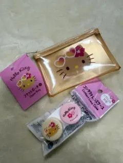 日焼けキティ‪‪❤︎‬フラットポーチ・コンタクトレンズケース