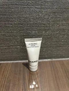 CHANEL ル ブラン セラム HLCS 5ml 1個 匿名配送