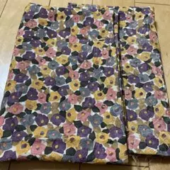 洋服用　生地　花柄　落ち着いた色合い