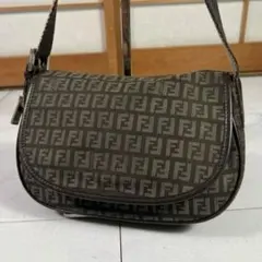 FENDI フェンディ ズッカ柄 ズッキーノ ショルダーバッグ 斜め掛けのサムネイル