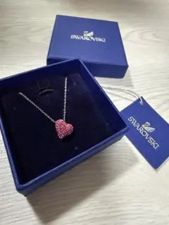 Swarovski ハート型ネックレス