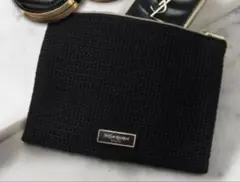 イヴ・サンローラン・ボーテ　ブラック フラット ポーチ　新品未使用　未開封のサムネイル