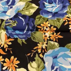 青い花柄の生地 はぎれ