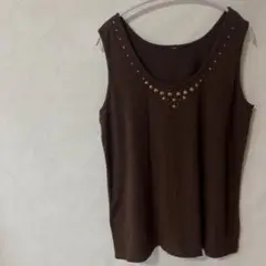 ブラウン ノースリーブ タンクトップ ゴールドスタッズ