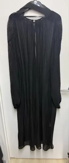 【新品 未使用 タグ付き】KBF プリーツデザイン ワンピース フリーサイズ