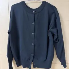 ブラック ボタン付きニットカーディガン