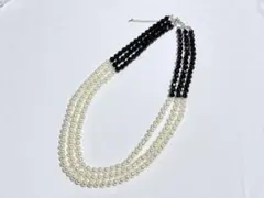 黒と白のパール 3連ネックレス