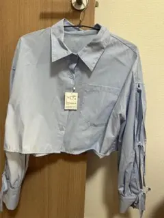 INGNIタグ付き　水色 クロップドシャツ 袖リボン付き