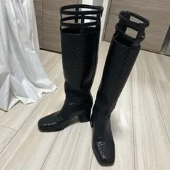 JUEMI ブラック編み込みロングブーツ