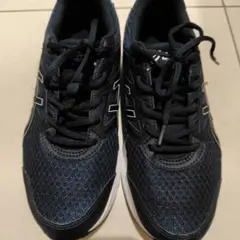 ASICS ネイビー ランニングシューズ