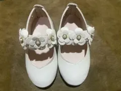 フォーマルシューズ　女の子　ホワイト