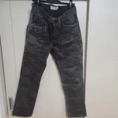 迷彩カーゴパンツ