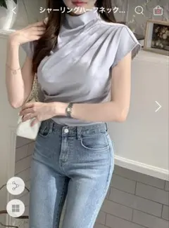 シャーリングハーフネックブラウス