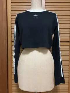adidas クロップド丈長袖Tシャツ 黒