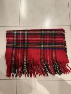 赤　チェックマフラー