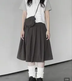 ⭐️新品⭐️SHEIN プリーツスカート　ダークグレー　ウエストポシェット付きのサムネイル