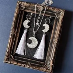 No.368 月のペンダント　イヤリングセット　ゴールド　ピアス変更可