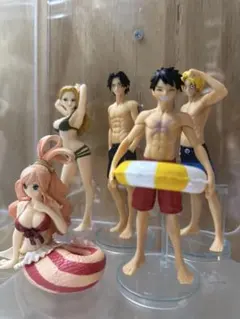 ワンピース　水着姿