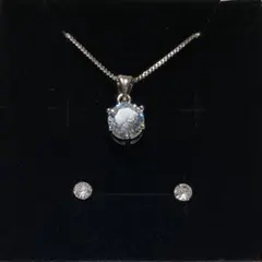 1.5カラット ネックレスとピアスのセット
