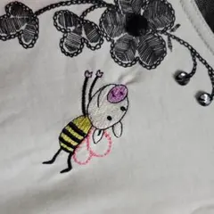 アルベロベロ　 お花とぶたちゃんたちの半袖Tシャツのサムネイル