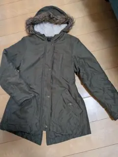 オリーブファー付きフードダウンコート