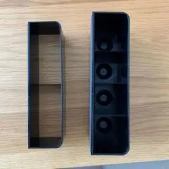 黒いプラスチック製傘立て