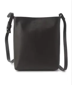 ブラックレザーショルダーバッグ