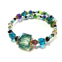 ゆうこ様 緑 深緑 多色ビーズのブレスレット