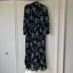 ZARA 花柄ロングワンピース 黒・水色
