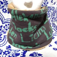 訳あり☆１点のみ☆英字柄☆ネックフォーマー　マフラーくすみ ブラック　スヌード緑