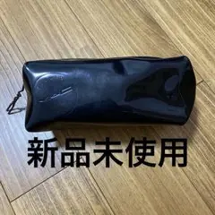 新品未使用　MAC 黒　エナメルポーチ　非売品のサムネイル