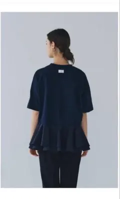 yori ヨリ　ソリッドバックフレア Tee ネイビー　美品のサムネイル