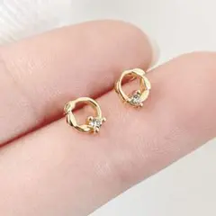 ete】サークル ビジュー ピアス 両耳用 - メルカリ