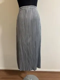 PLEATS PLEASE  パープルグレー 厚地 スカート 2025年最新】PLEATS PLEASE カラー:グレイ系 プリーツスカート