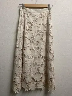 ノエラ スエード刺繍レーススカート　ベージュ　即購入❌